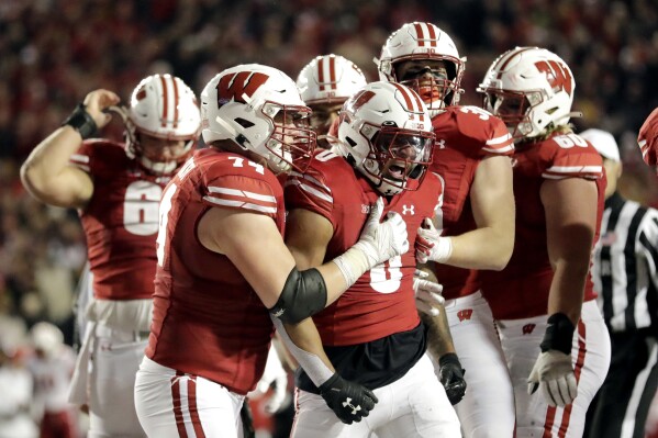 Wisconsin football news discount